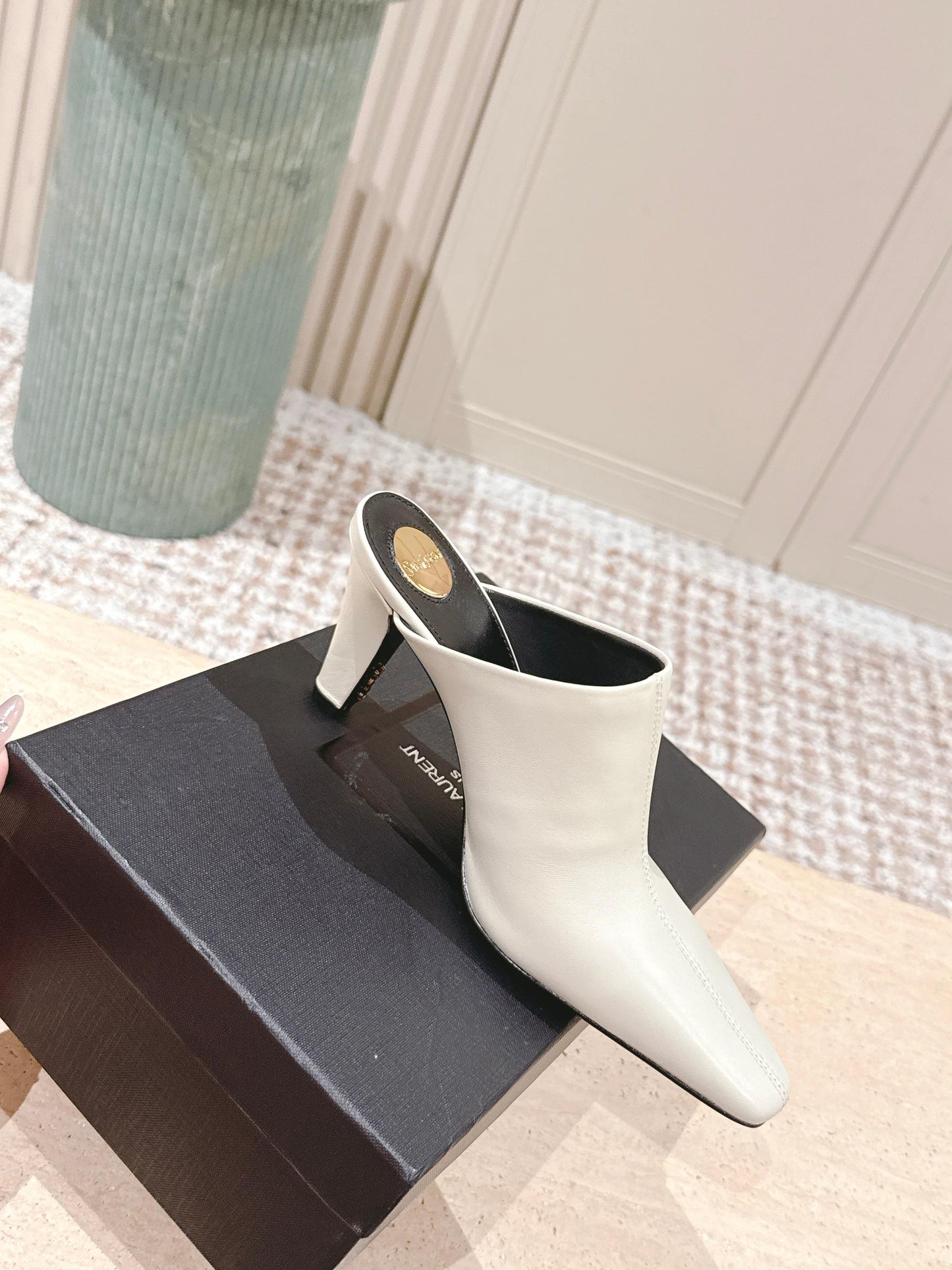 YSL 25S JILL MULES IN IVORY SMOOTH CALFSKIN