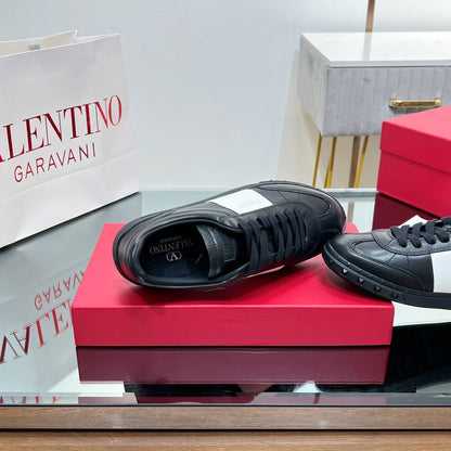 VALENTINO 25S UPVILLAGE SNEAKERS IN BLACK MIX WHITE LAMBSKIN
