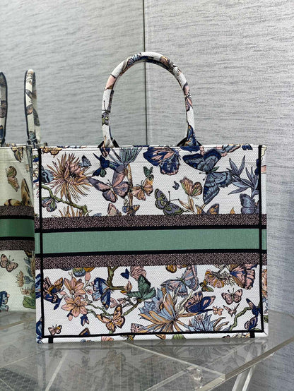 CD LARGE BOOK TOTE 41 IN COLORFUL EMBROIDERY