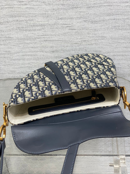 DIOR 25S MEDIUM SOFT SADDLE BAG 25 IN BLUE DIOR OBLIQUE JACQUARD AND SMOOTH CALFSKIN