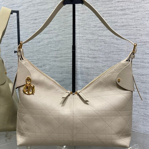 DIOR 25S VOYAGE BAG 34 IN POWDER BEIGE FLAT MACROCANNAGE GRAINED CALFSKIN