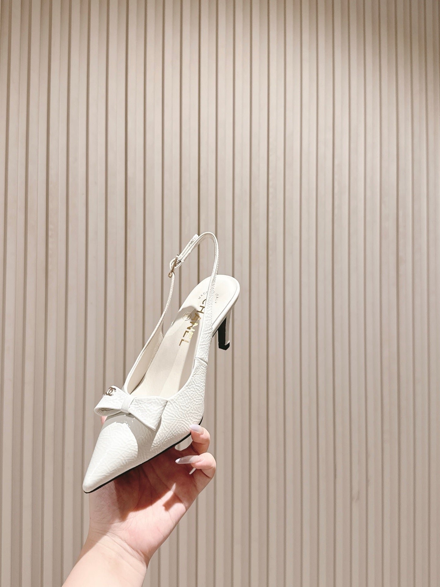 CC HIGH SLINGBACK IN CREAM WHITE LAMBSKIN WITH BOW ATTACHED