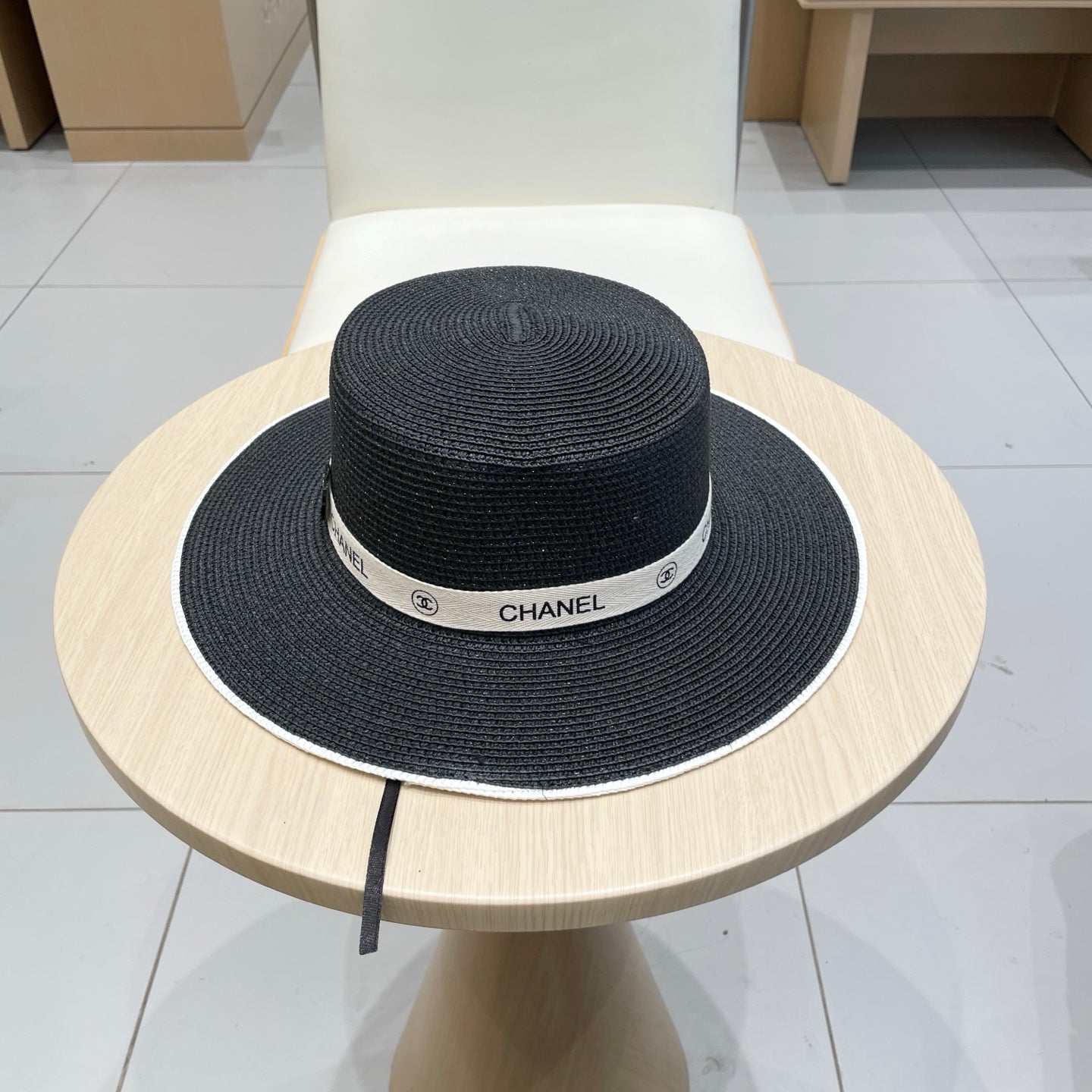 FLAT STRAW HAT BLACK 672722