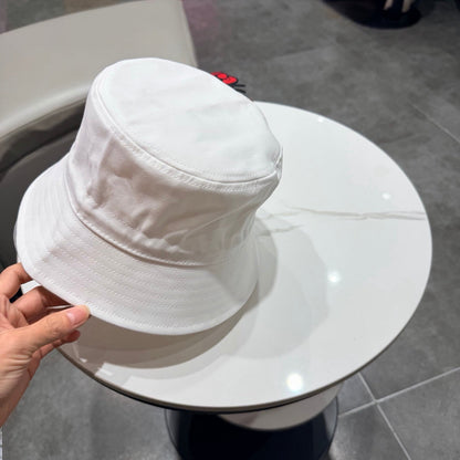 MIUMIU BUCKET HAT STYLE 84
