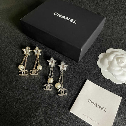 DOUBLE C STUD EARRINGS WITH STAR STONE DOUBLE CHAINS ONE WITH LOGO AND ONE WITH PEARL