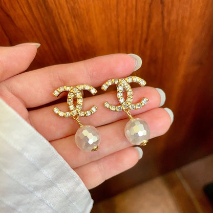 CHANEL 26S DOUBLE C LOGO CRYSTAL & WHITE BEAD DROP EARRINGS IN GOLD METAL 629982