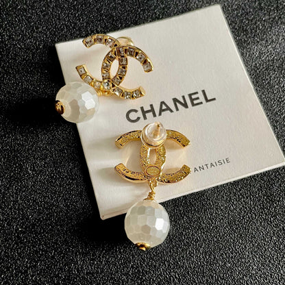 CHANEL 26S DOUBLE C LOGO CRYSTAL & WHITE BEAD DROP EARRINGS IN GOLD METAL 629982