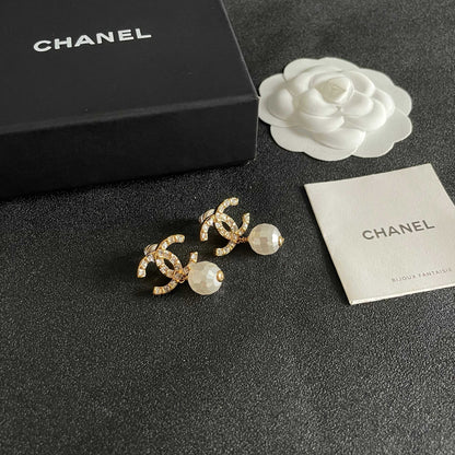 CHANEL 26S DOUBLE C LOGO CRYSTAL & WHITE BEAD DROP EARRINGS IN GOLD METAL 629982