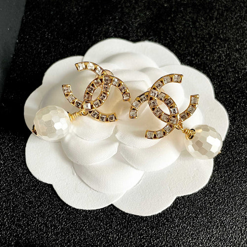 CHANEL 26S DOUBLE C LOGO CRYSTAL & WHITE BEAD DROP EARRINGS IN GOLD METAL 629982