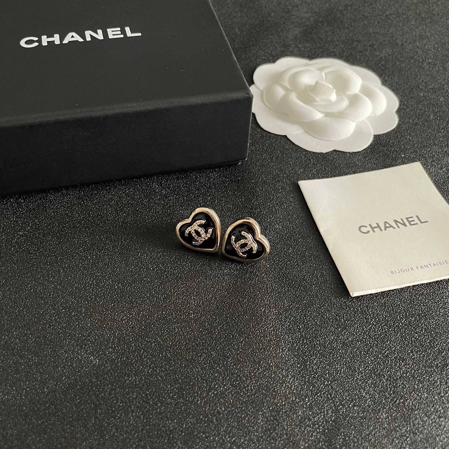 CHANEL 26S DOUBLE C LOGO BLACK HEART ENAMEL STUD EARRINGS IN GOLD METAL 629985