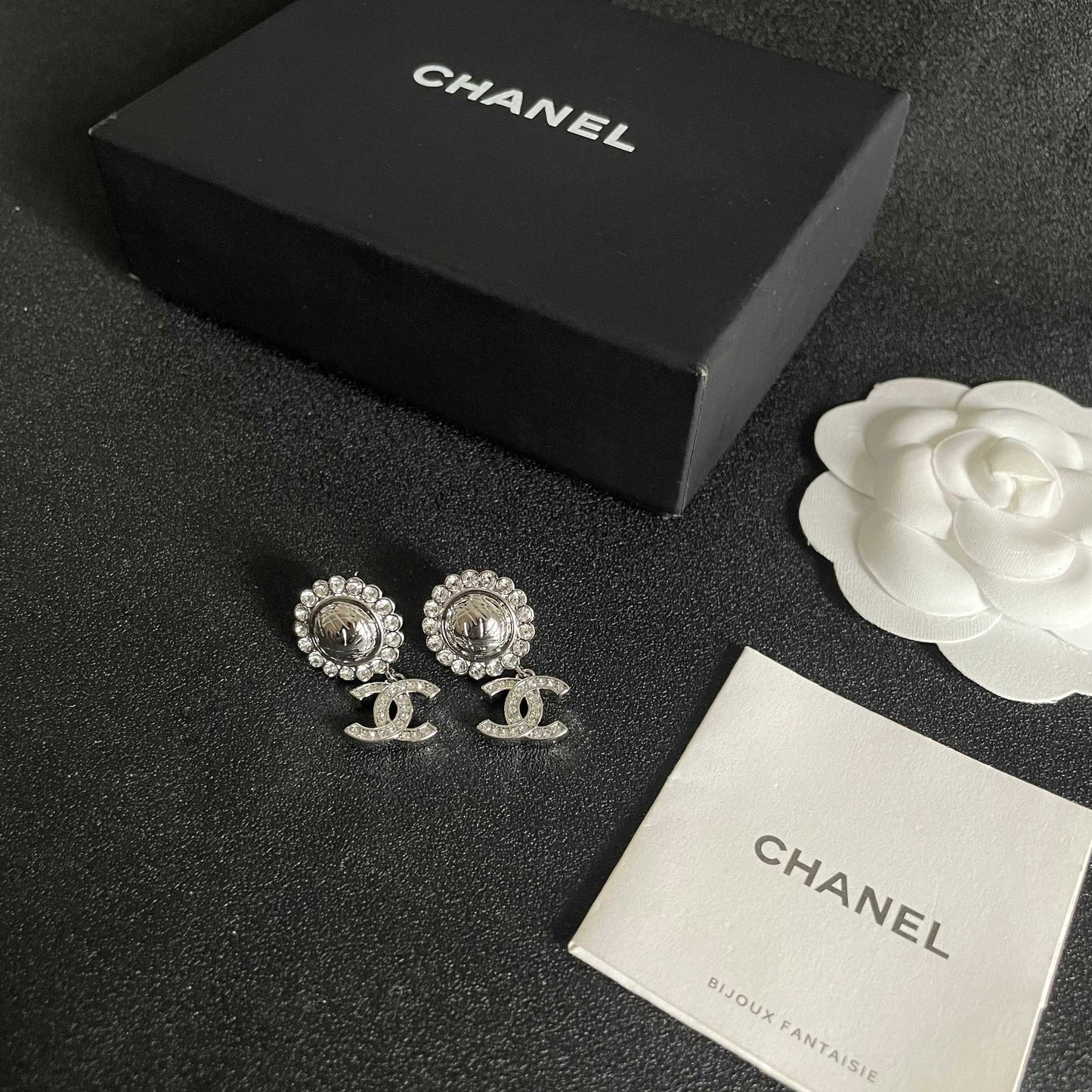 CHANEL 26S DOUBLE C LOGO CRYSTAL HALO DROP EARRINGS IN SILVER METAL 629987