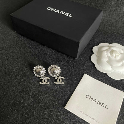 CHANEL 26S DOUBLE C LOGO CRYSTAL HALO DROP EARRINGS IN SILVER METAL 629987