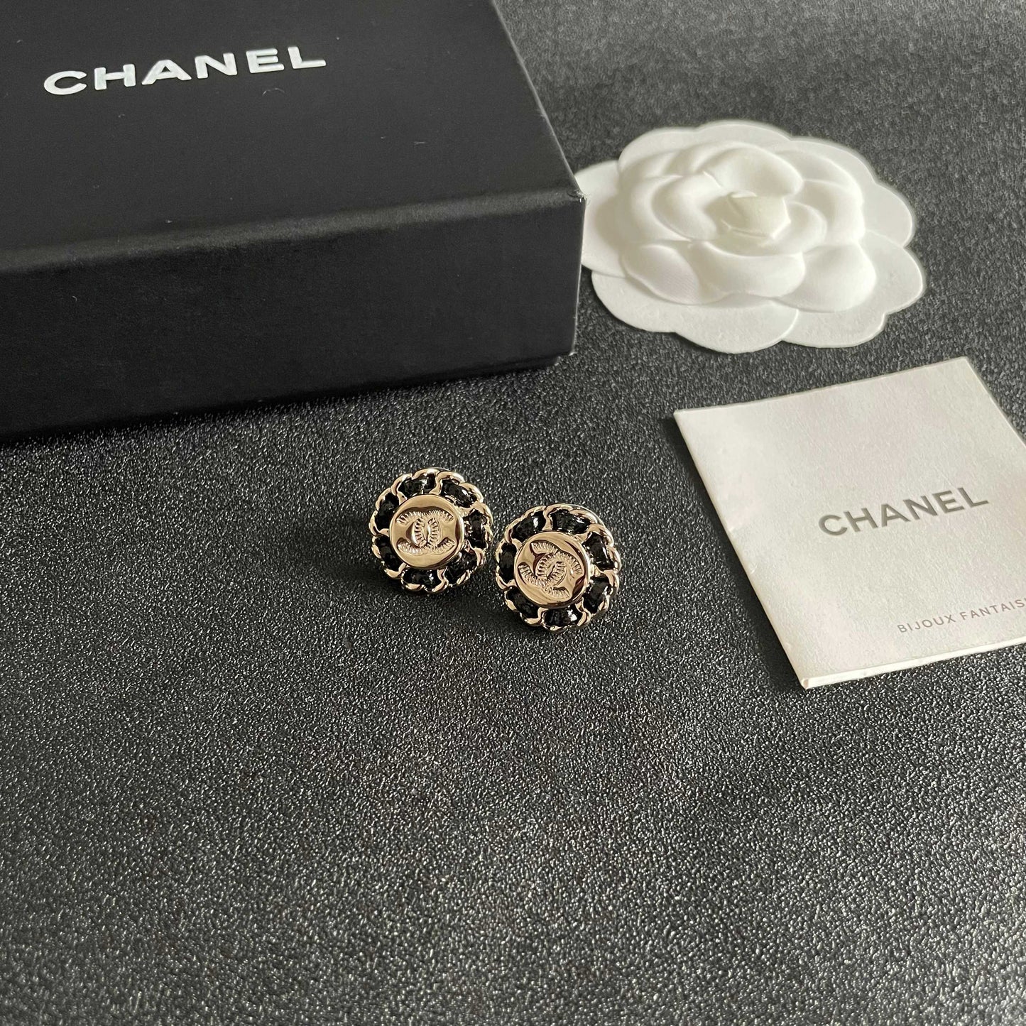 CHANEL 26S DOUBLE C LOGO BLACK ENAMEL FLORAL STUD EARRINGS IN GOLD METAL 629992