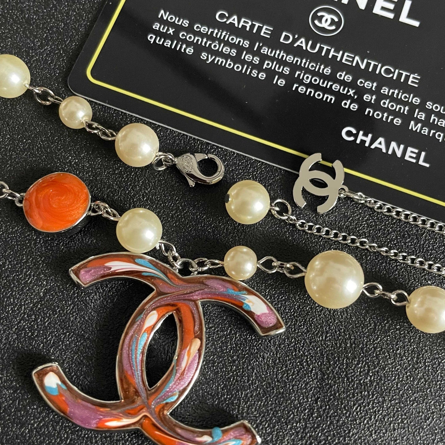 CHANEL 26S CC MARBLE PEARL CHAIN NECKLACE IN SILVER METAL 630056