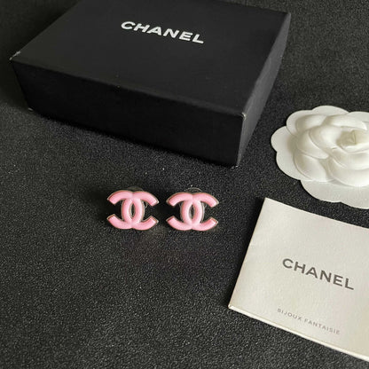 CHANEL 26S DOUBLE C LOGO PINK ENAMEL STUD EARRINGS IN GOLD METAL 630066