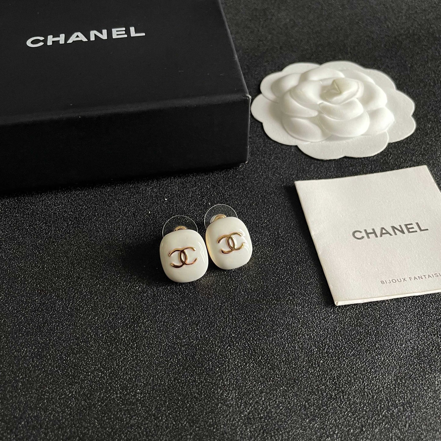 CHANEL 26S DOUBLE C LOGO WHITE ENAMEL OVAL STUD EARRINGS IN GOLD METAL 630078
