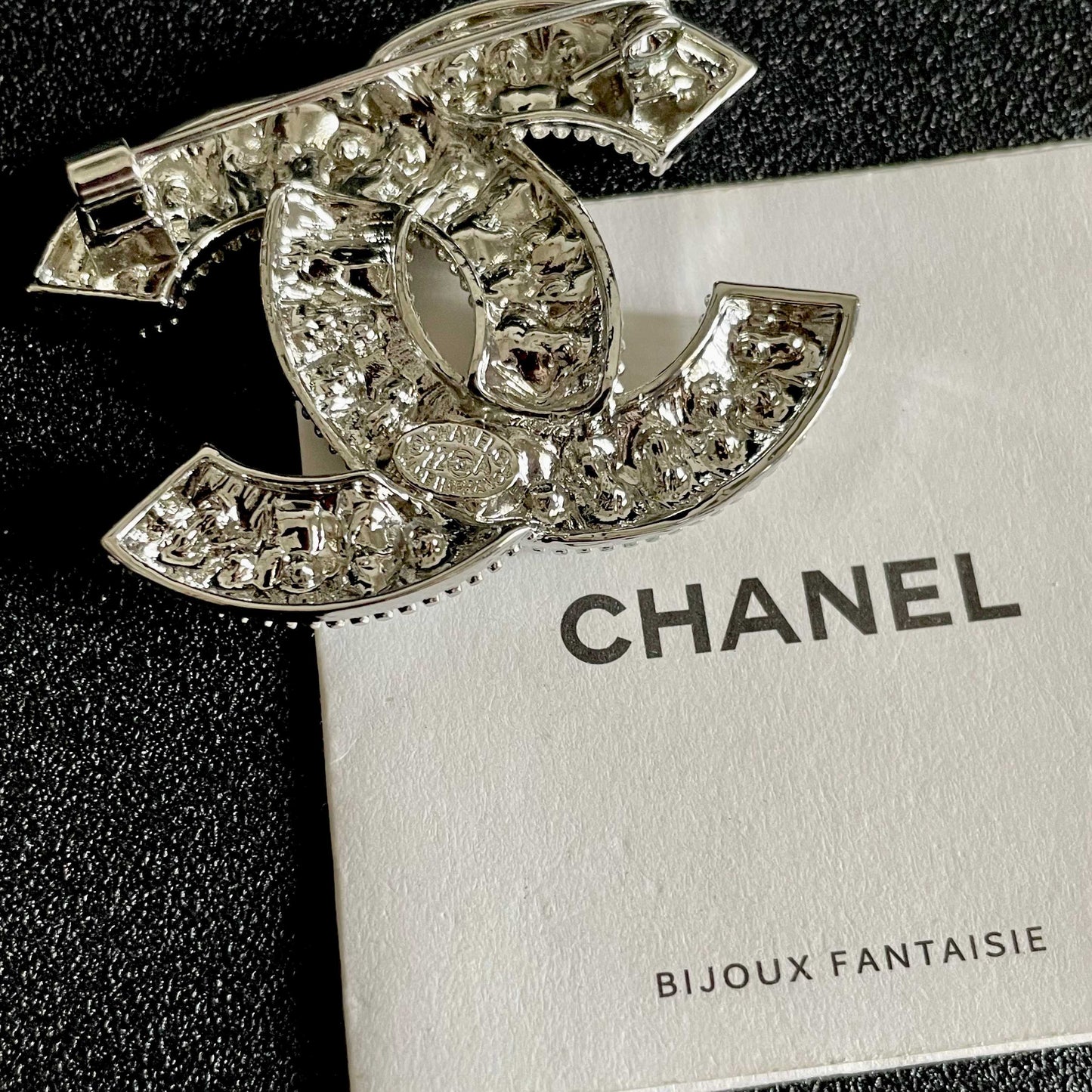 CHANEL 26S DOUBLE C LOGO FULL PAVE CRYSTAL BROOCH IN SILVER METAL 630080