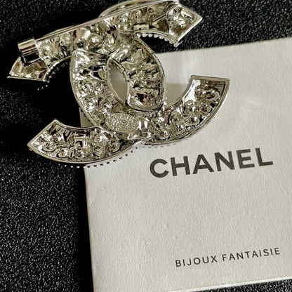 CHANEL 26S DOUBLE C LOGO FULL PAVE CRYSTAL BROOCH IN SILVER METAL 630080