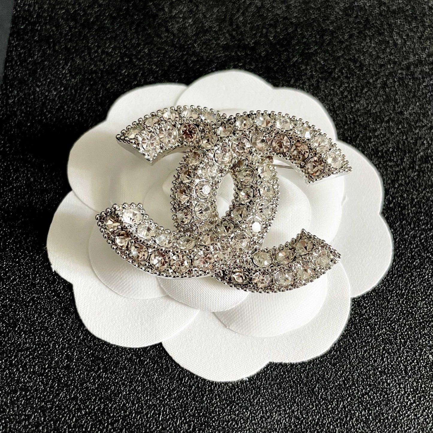 CHANEL 26S DOUBLE C LOGO FULL PAVE CRYSTAL BROOCH IN SILVER METAL 630080