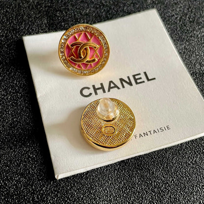 CHANEL 26S DOUBLE C LOGO PINK ENAMEL QUILTED ROUND STUD EARRINGS WITH CRYSTAL TRIM IN GOLD METAL 629894