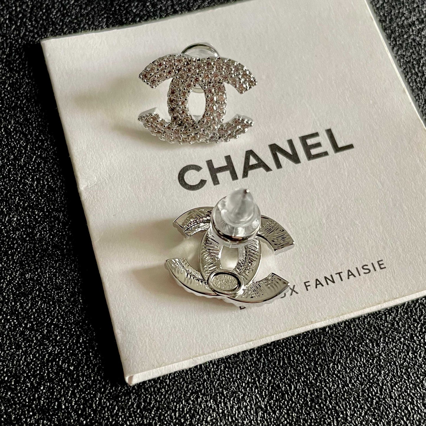 CHANEL 26S DOUBLE C LOGO CRYSTAL PAVE STUD EARRINGS IN SILVER METAL 629904