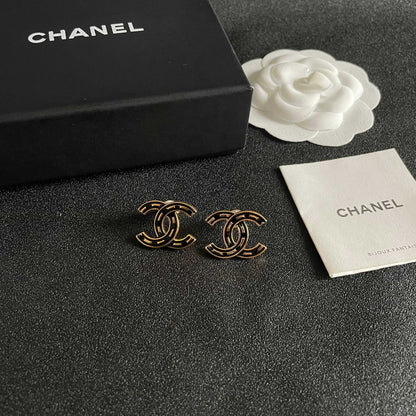 CHANEL 26S DOUBLE C LOGO BLACK ENAMEL STUD EARRINGS IN GOLD METAL 629902