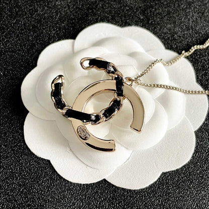 CHANEL 26S DOUBLE C LOGO CRYSTAL & BLACK ENAMEL CHAIN PENDANT NECKLACE IN SILVER METAL 631017