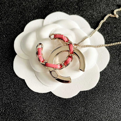 CHANEL 26S DOUBLE C LOGO CRYSTAL & PINK ENAMEL CHAIN PENDANT NECKLACE IN GOLD METAL 631018