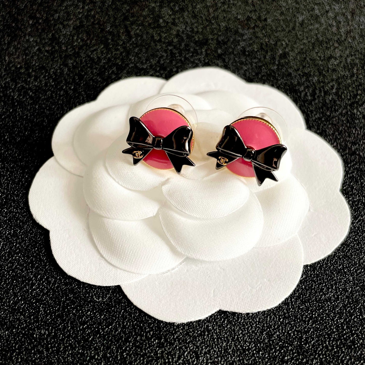CHANEL 26S DOUBLE C LOGO BLACK BOW PINK ENAMEL ROUND STUD EARRINGS IN GOLD METAL 631023