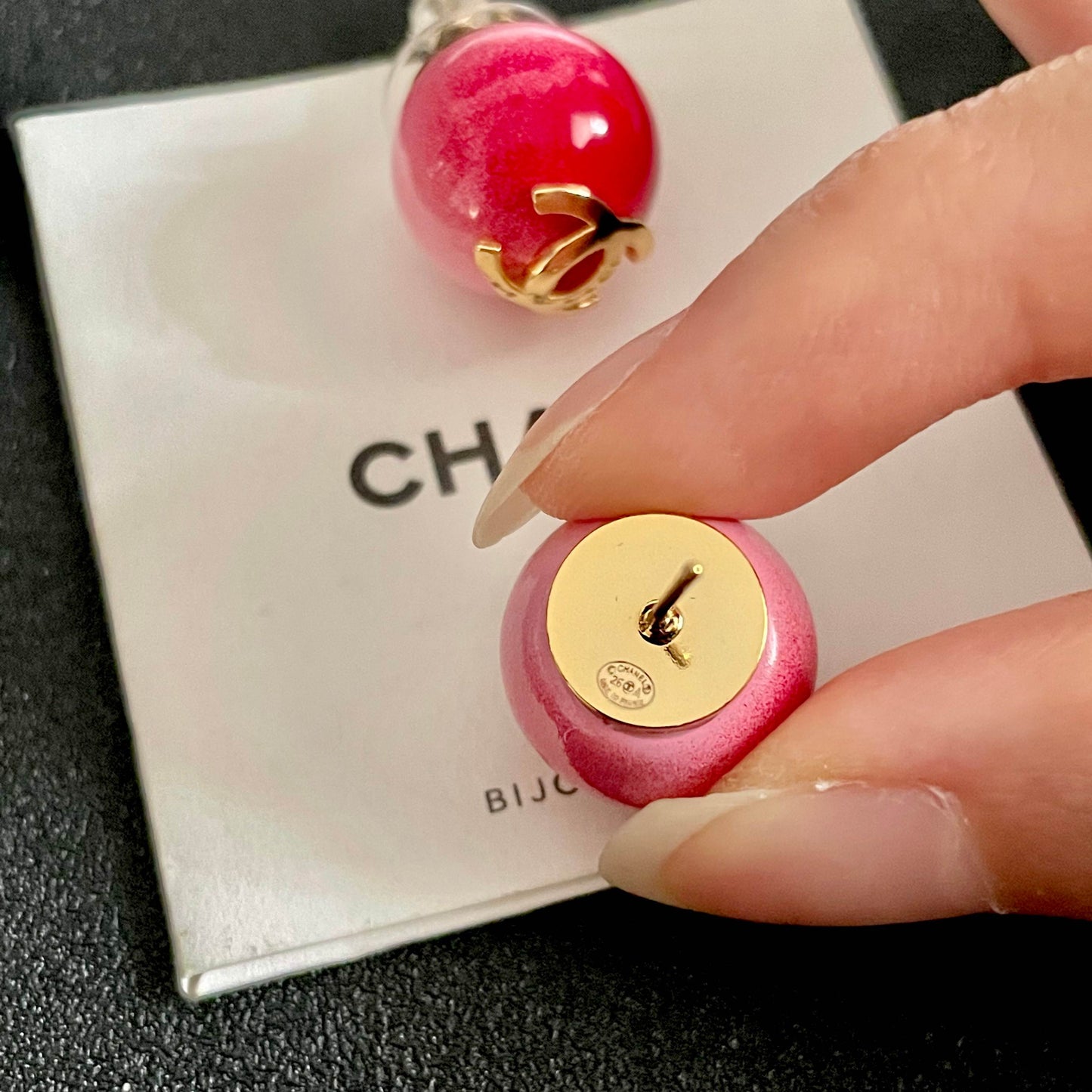 CHANEL 26S DOUBLE C LOGO RED PINK OMBRE ENAMEL ROUND STUD EARRINGS IN GOLD METAL 631036