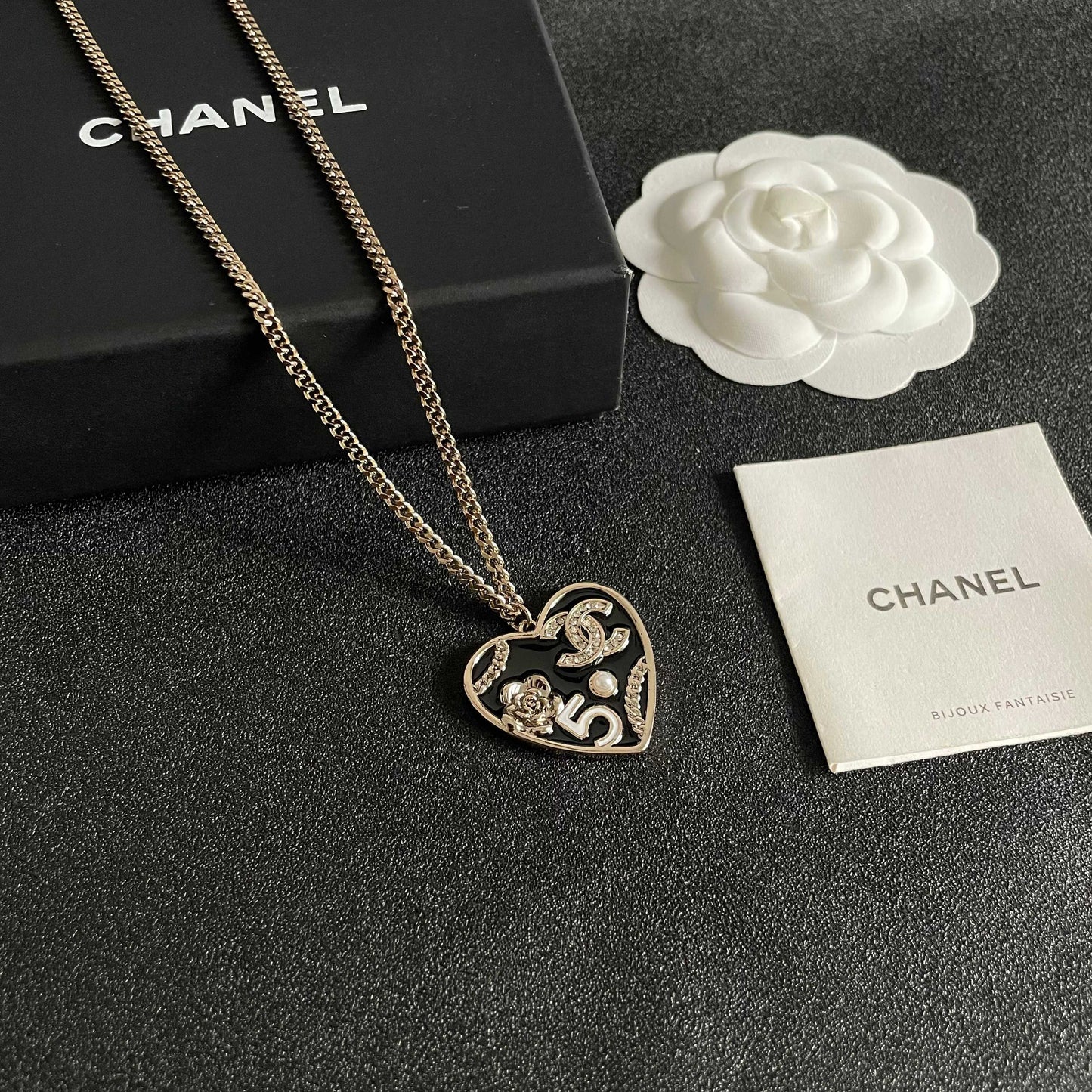CHANEL 26S DOUBLE C LOGO HEART CHARM NECKLACE WITH NO.5 & FLORAL DETAIL IN GOLD METAL 630796