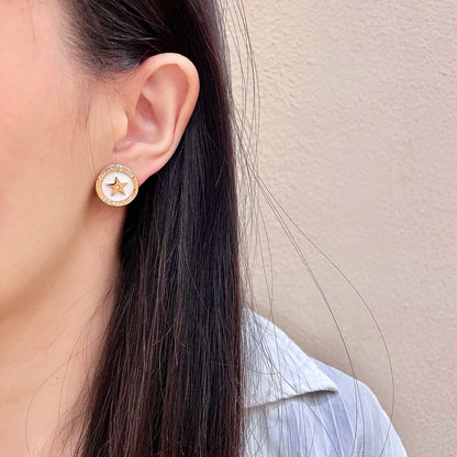 CD 26S STAR MEDALLION LOGO STUD EARRINGS IN WHITE ENAMEL & GOLD TONE METAL 631812