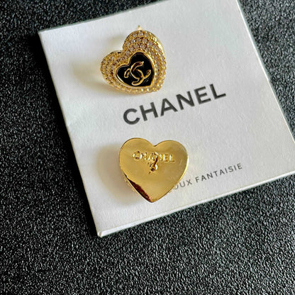 CHANEL 26S DOUBLE C LOGO PAVE HEART STUD EARRINGS WITH BLACK ENAMEL IN GOLD METAL 631814