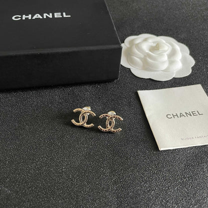 CHANEL 26S DOUBLE C LOGO CRYSTAL STUD EARRINGS IN GOLD METAL 631913