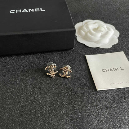 CHANEL 26S DOUBLE C LOGO PEARL STUD EARRINGS WITH FLORAL DETAIL IN GOLD METAL 631917