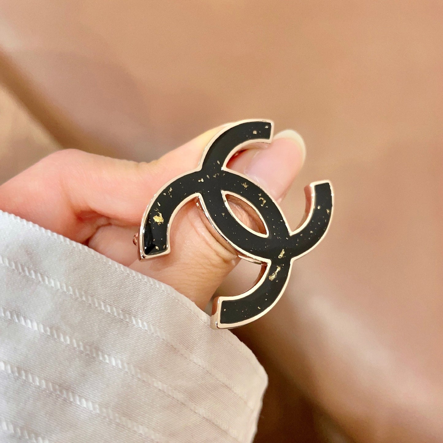 CHANEL 26S DOUBLE C LOGO BROOCH IN BLACK ENAMEL 631919