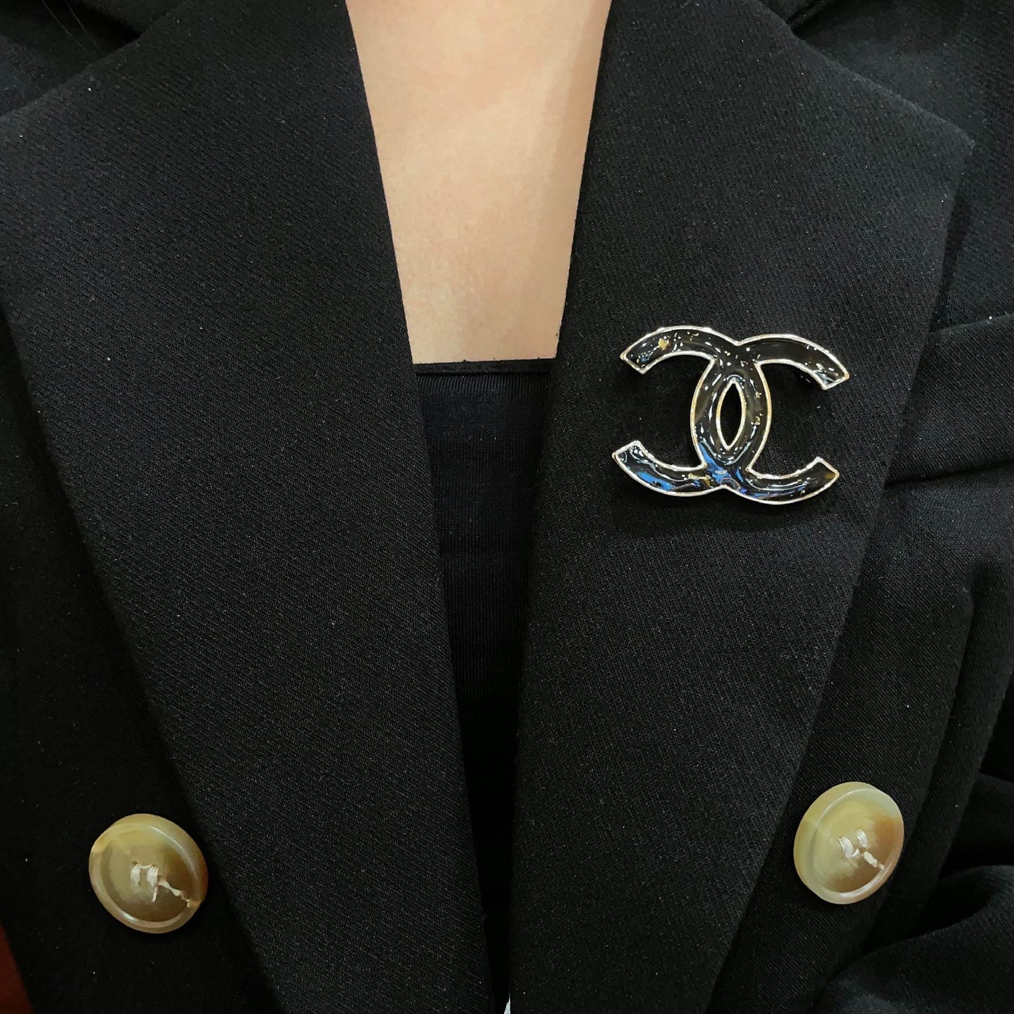 CHANEL 26S DOUBLE C LOGO BROOCH IN BLACK ENAMEL 631919