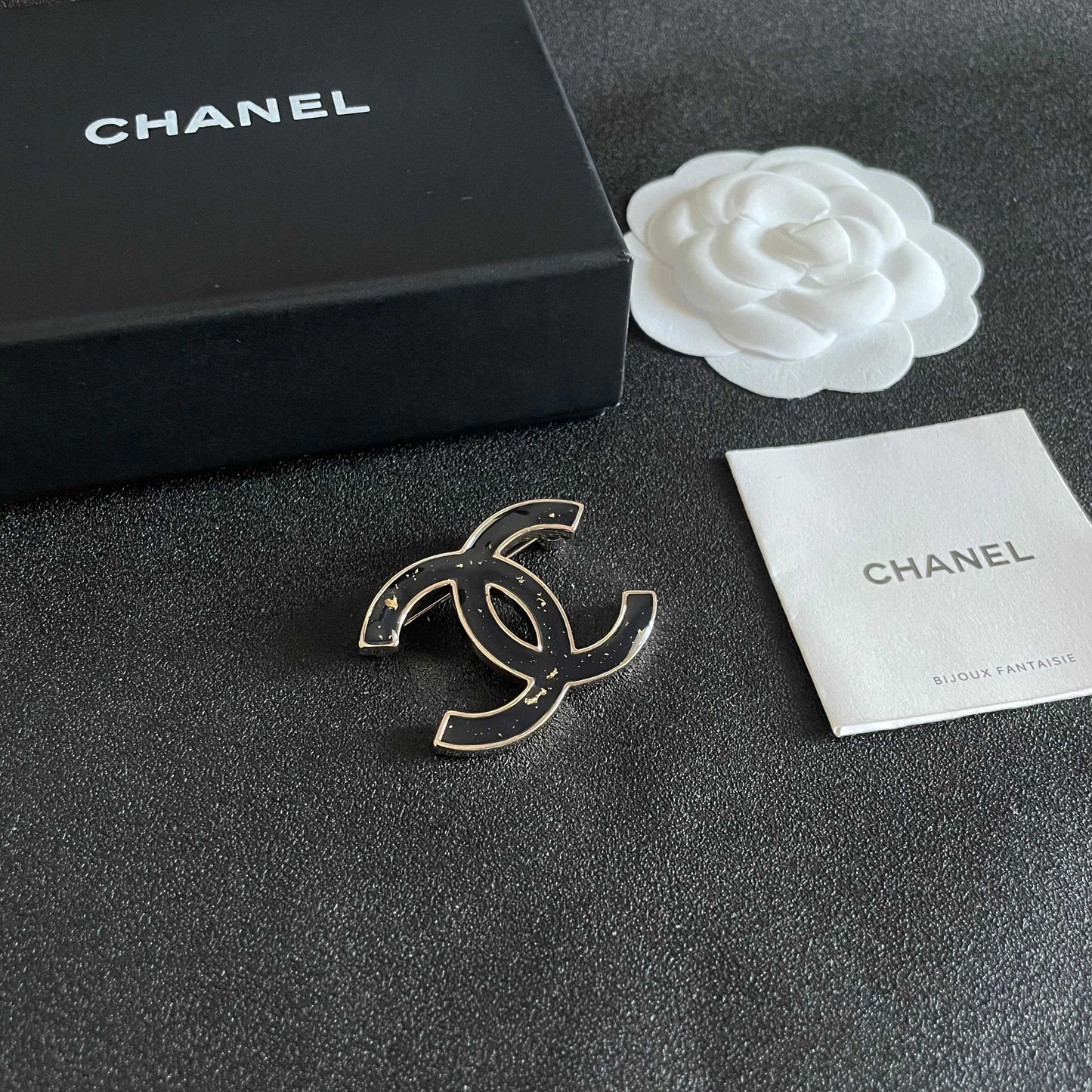 CHANEL 26S DOUBLE C LOGO BROOCH IN BLACK ENAMEL 631919