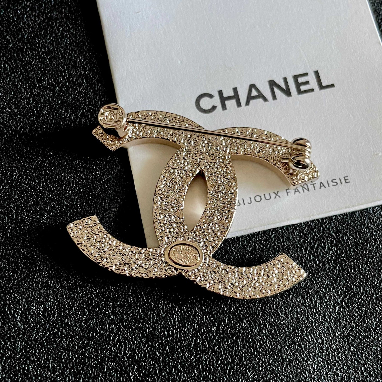 CHANEL 26S DOUBLE C LOGO BROOCH IN BLACK ENAMEL 631919