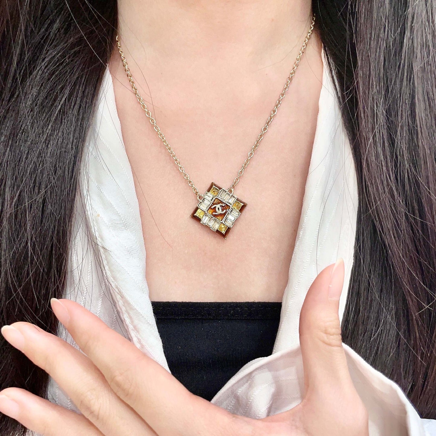 CHANEL 26S DOUBLE C LOGO AMBER CRYSTAL SQUARE PENDANT NECKLACE IN GOLD METAL 633294