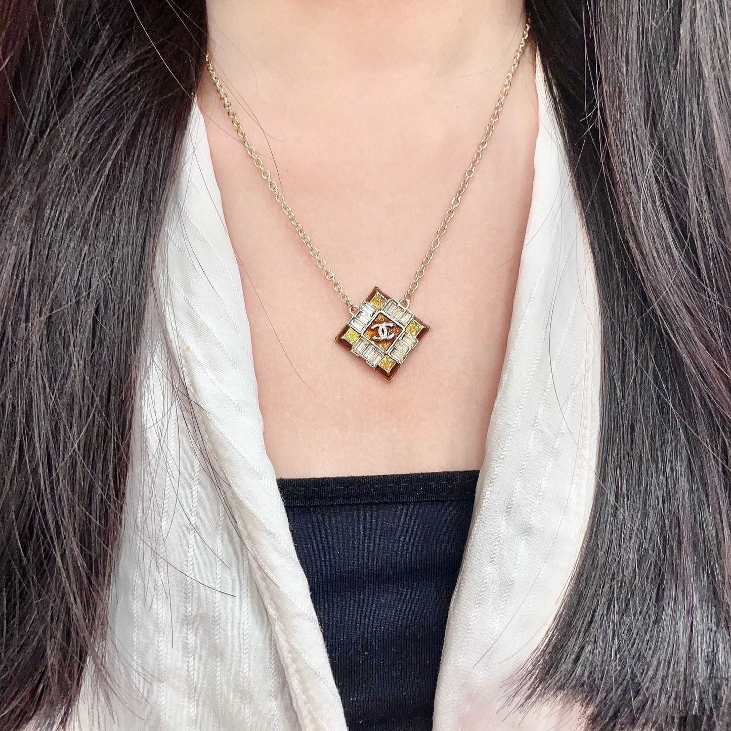 CHANEL 26S DOUBLE C LOGO AMBER CRYSTAL SQUARE PENDANT NECKLACE IN GOLD METAL 633294