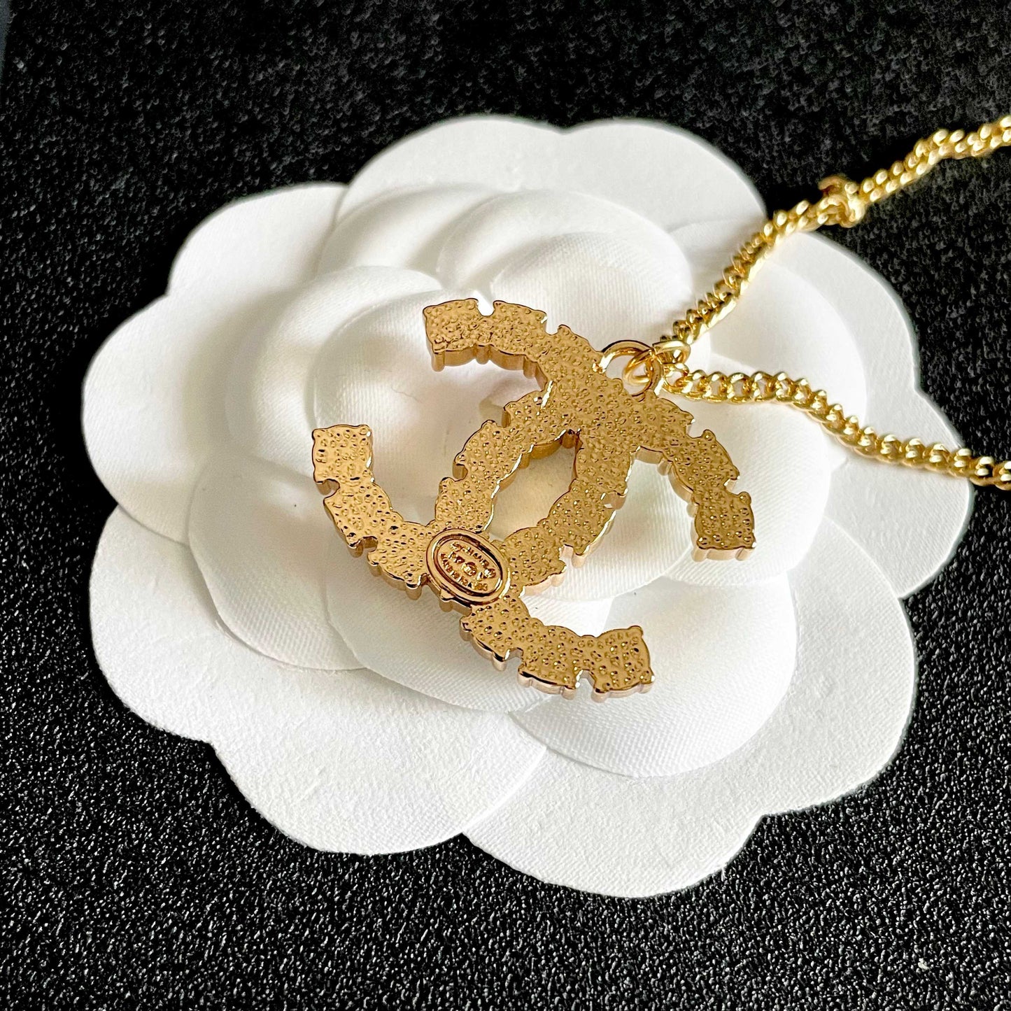 CHANEL 26S DOUBLE C LOGO MULTICOLOR CRYSTAL STATEMENT PENDANT NECKLACE IN GOLD METAL 633295