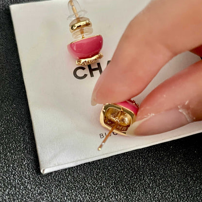 CHANEL 26S CHANEL CC LOGO PAVE CRYSTAL STUD EARRINGS IN RED ENAMEL WITH GOLD METAL 633310