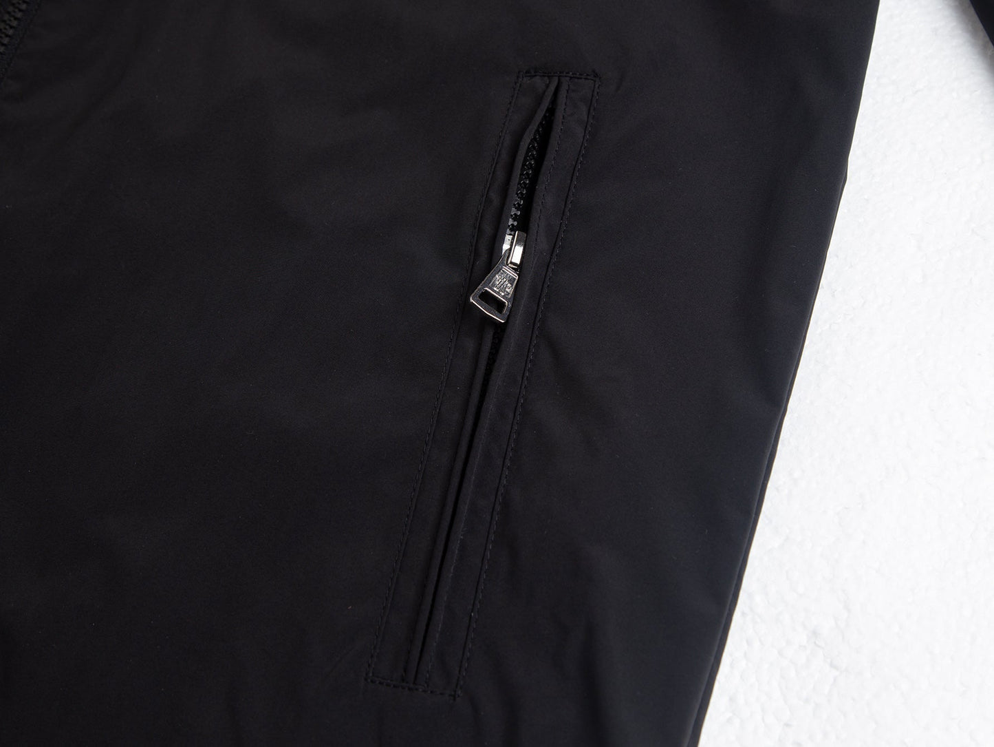 MONCLER 26S JACKET 501