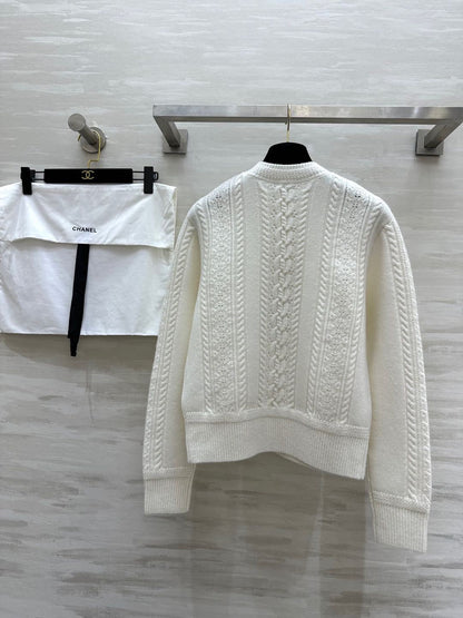 CHANEL 26S SWEATER 677