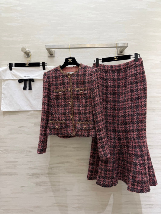 CHANEL 26S WOOL JACKET AND SKIRT SET 925