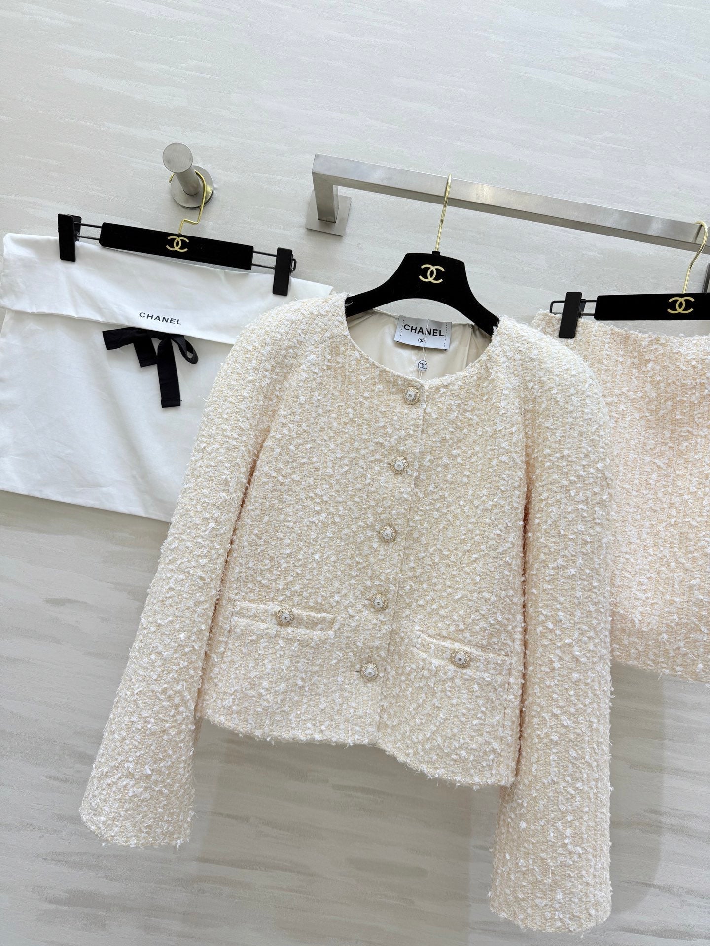 CHANEL 26S WOOL JACKET AND SKIRT SET 922