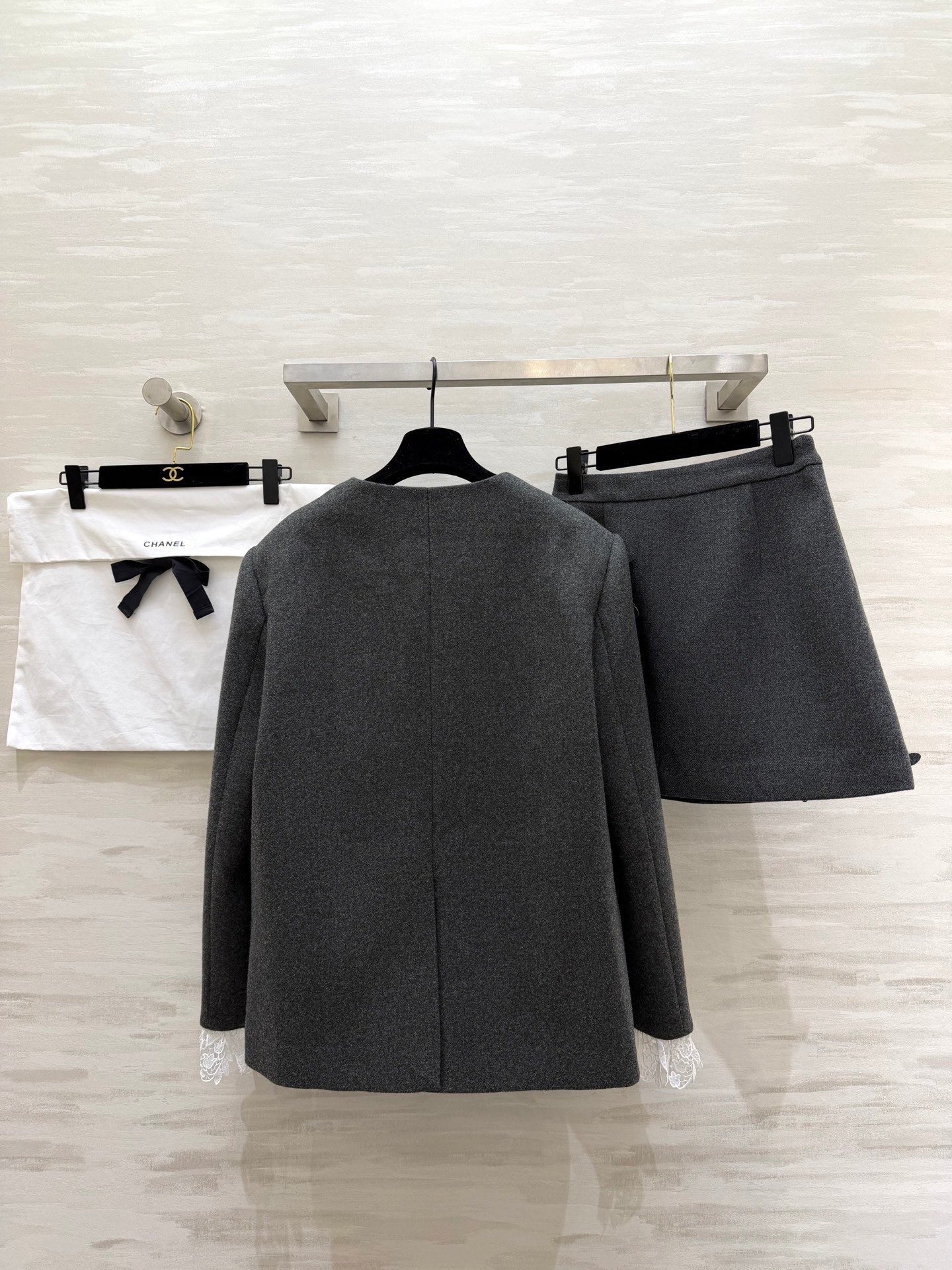 CHANEL 26S WOOL JACKET AND SKIRT SET 870