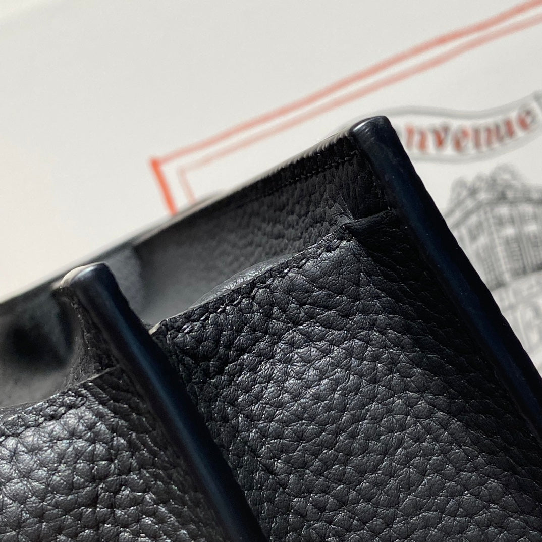 SAC A DEPECHES LIGHT 38 IN BLACK TOGO CALFSKIN