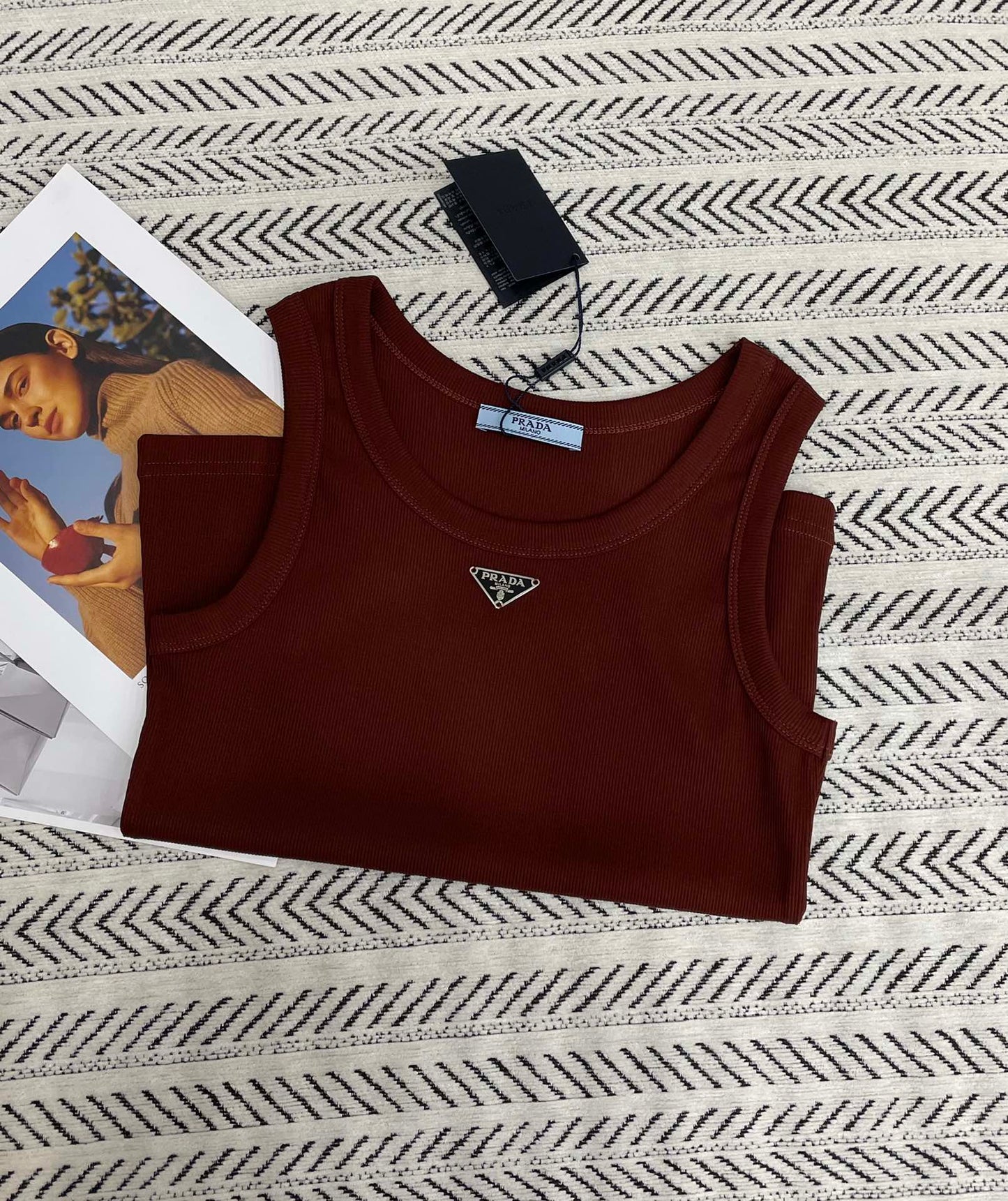 PRADA SLEEVELESS TOP STYLE 129